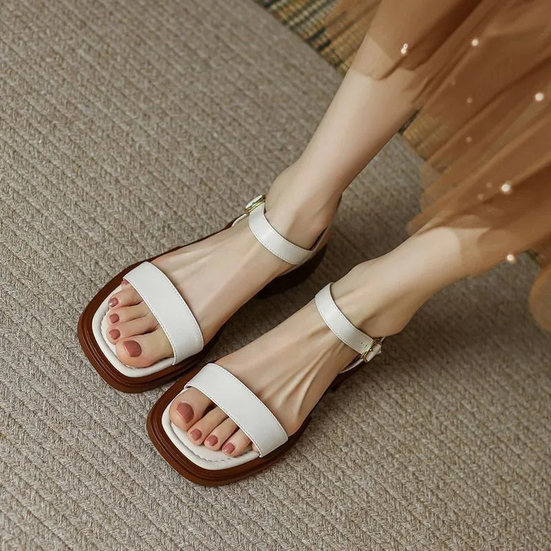 June™ | Les sandales en cuir pour un style raffiné et minimaliste