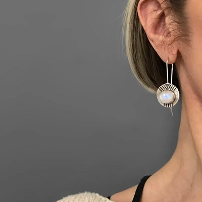 Boucles d’oreilles élégantes en pierre de lune