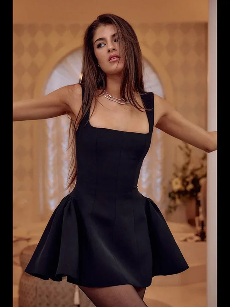 Amélie Robe Mini – Élégance Féminine et Silhouette Sublimée