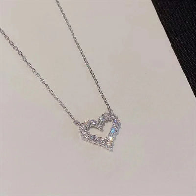 Collier avec cœur de superbes diamants indiscernables du vrai