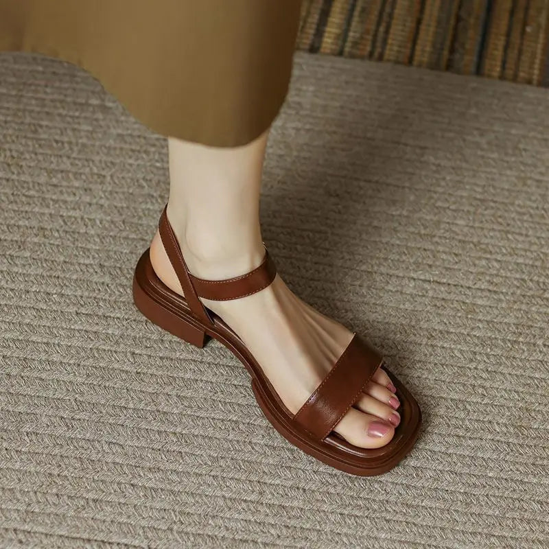 June™ | Les sandales en cuir pour un style raffiné et minimaliste