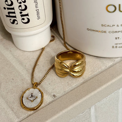 AURORA – Collier Élégant en Acier Inoxydable Doré