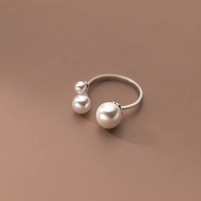 Bague ajustable en perles d'eau douce