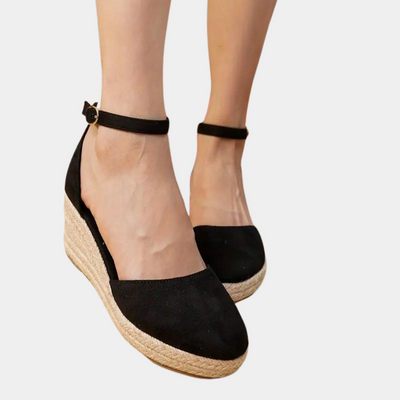 Sandales Compensées Chic et Confort pour une Allure Élancée