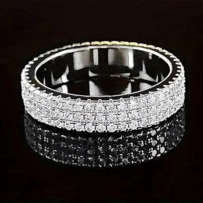 Bague en argent pur .925 avec de magnifiques diamants indiscernables du vrai