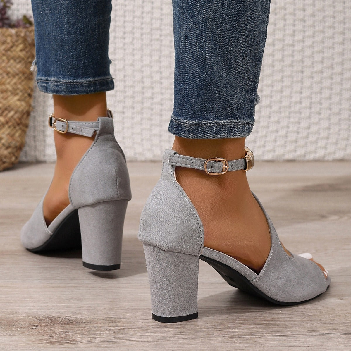 Sandales à talons pour femmes en daim souple avec bracelet décoratif - Nailea