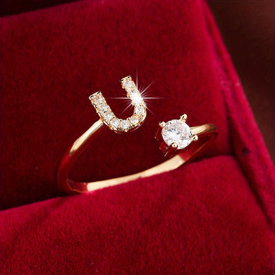 Bague initiale personnalisée en zircons scintillants