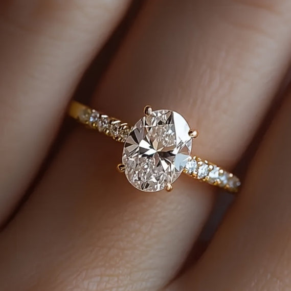 Bague en or 18K avec pierre indiscernable du vrai