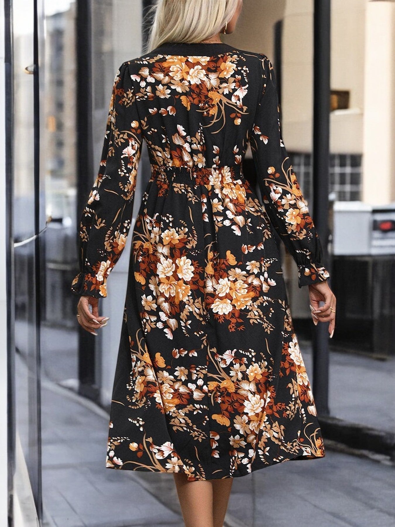 Jacqueline - Notched Neck Robe midi en tissu léger