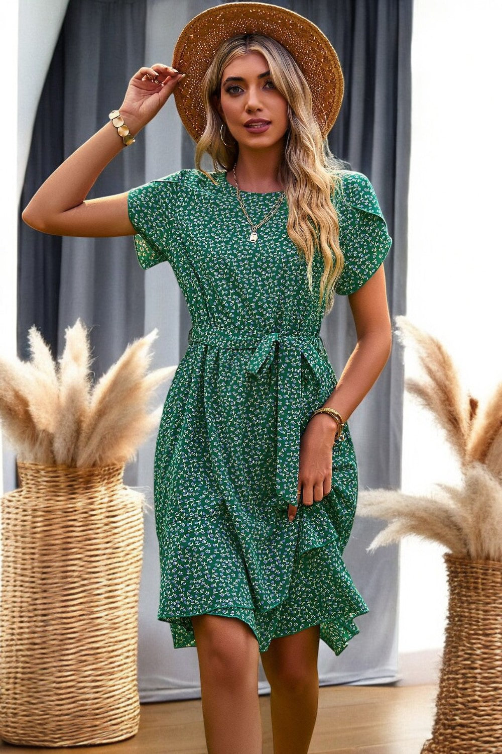 Éléanor - Mini robe avec ceinture et manches fleuries