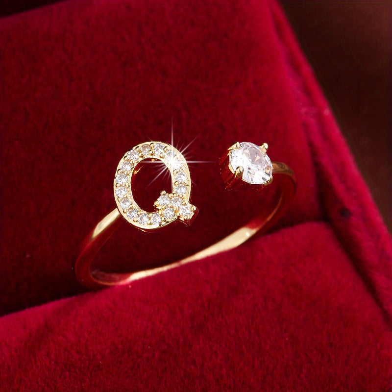 Bague initiale personnalisée en zircons scintillants
