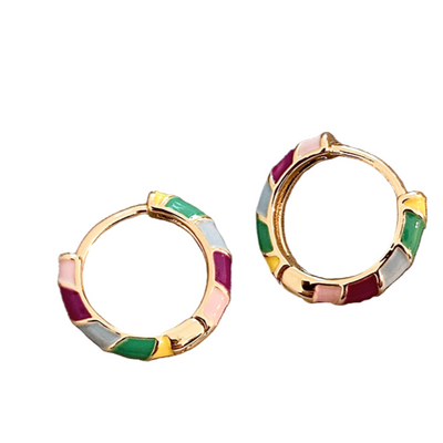 Boucles Élégantes – Finition Émaillée Dorée