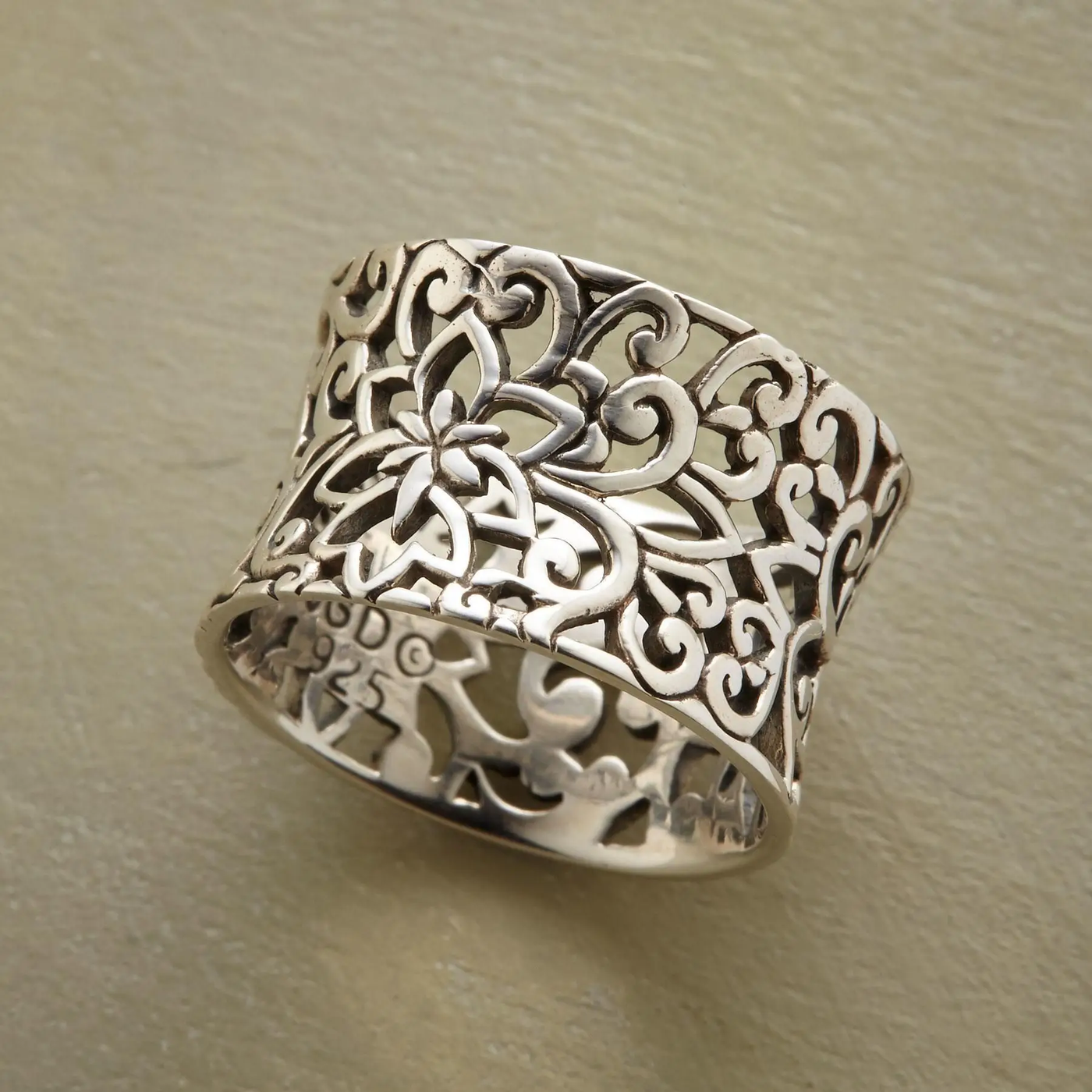 Carolina - Bague Creuse en Argent Vintage