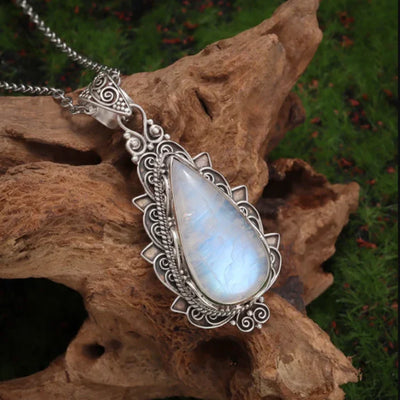 Collier pierre de lune – Charme intemporel