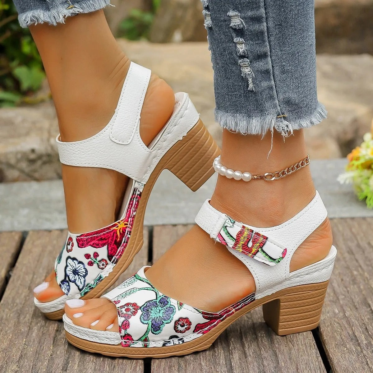 Sandales pour femmes en cuir synthétique à talon moyen - Vanessa