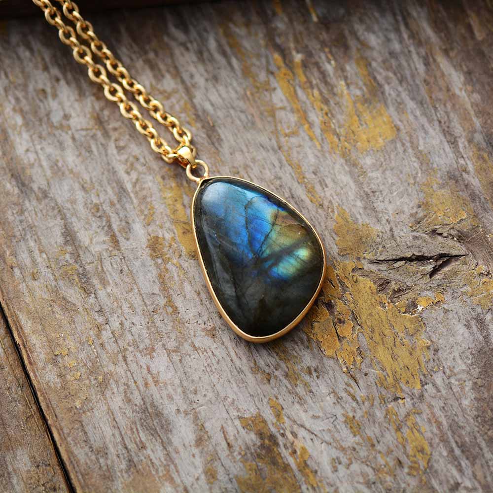 Collier fait main, pendentif en labradorite naturelle