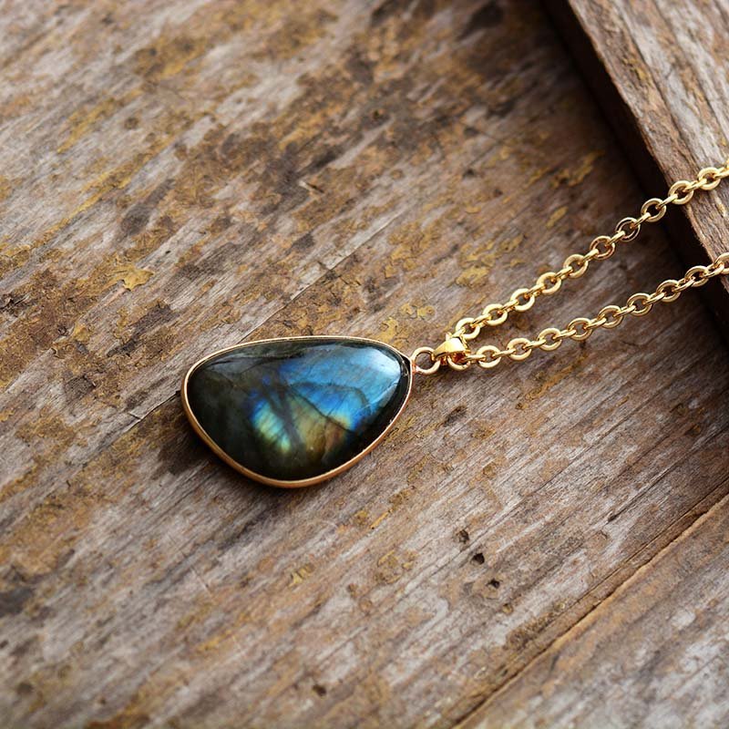Collier fait main, pendentif en labradorite naturelle